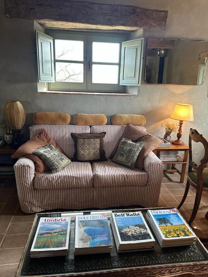 Borgo Cardaneto Bed & Breakfast Montone  Exterior photo